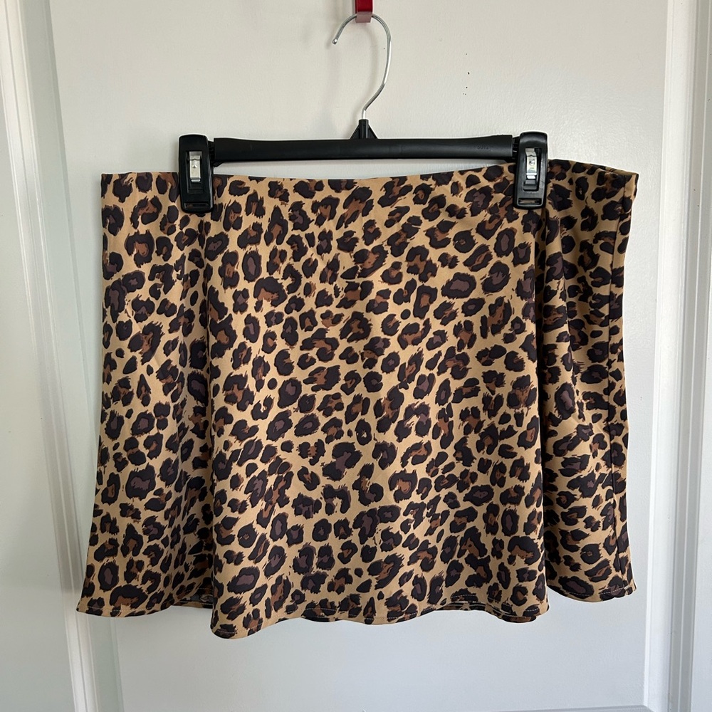Abercrombie & Fitch Leopard Print Mini Skort